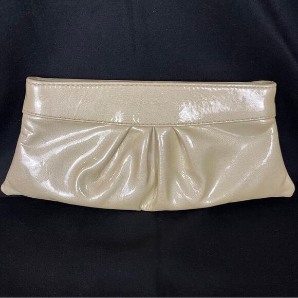 LAUREN MERKIN Clutch Purse Pearl Patent Leather Cocktail Party Formal Wedding - Picture 1 of 7